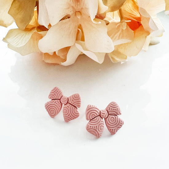 Studs Bow  (old pink)